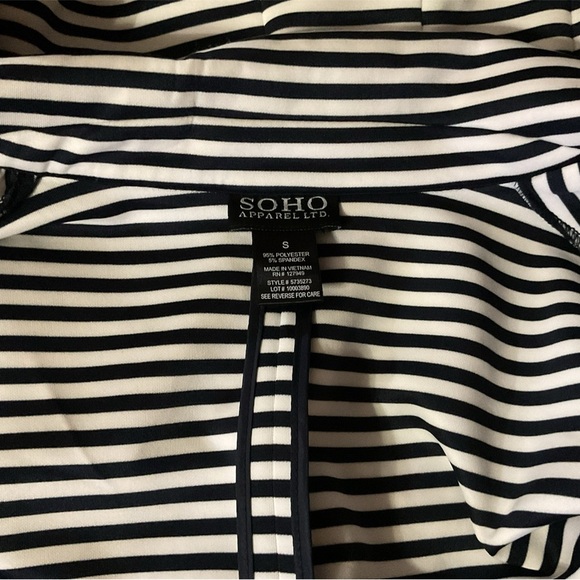 SOHO APPAREL LTD. BLUE & WHITE STRIPED BLAZER SIZE SMALL - Picture 3 of 3